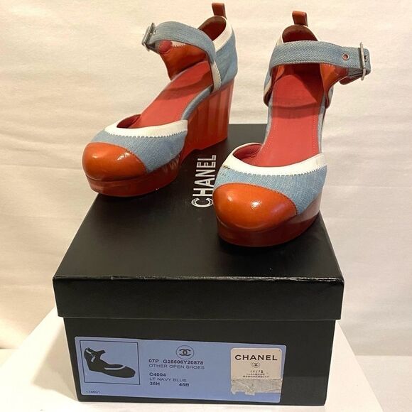 Authentic Chanel Wedges   - Picture 4 of 7